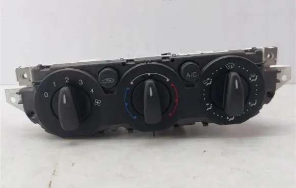 Ford Focus Climate control/heater control trim 3M5T-19980-AD