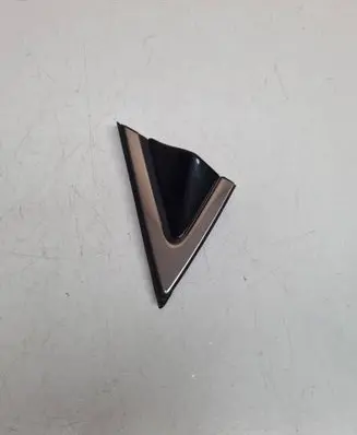 Hyundai Santa Fe Front door glass trim molding 861802W000