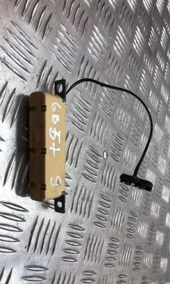 Mercedes-Benz Vito Viano W639 Aerial antenna amplifier A6398200089
