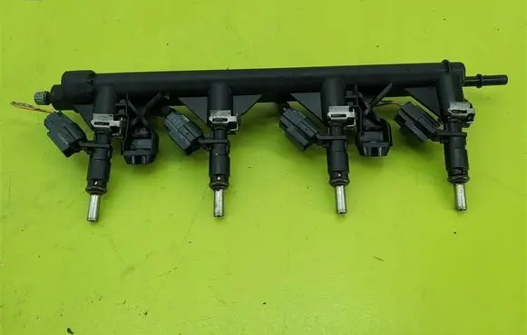 Peugeot 207 Fuel main line pipe V757564580