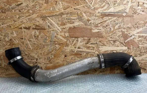BMW 5 E39 Intercooler hose/pipe 
