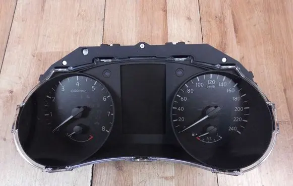 Nissan X-Trail T32 Speedometer (instrument cluster) 24810T32