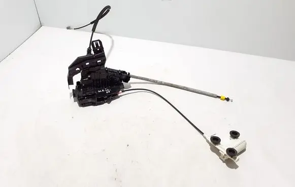 Mercedes-Benz GLE W167 Front door lock A0997200401