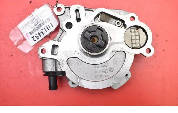 Volkswagen Cross Polo Vacuum pump 03L100D