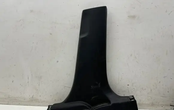 (B) pillar trim (bottom)