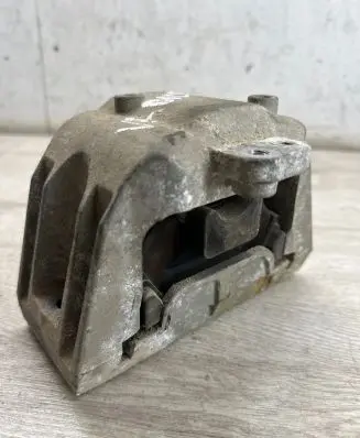 Volkswagen New Beetle Engine mount bracket 1J0199262