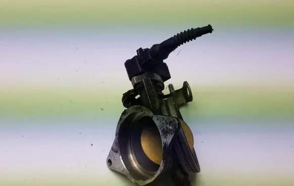 BMW 5 E39 Throttle valve