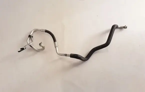 Opel Vivaro Air conditioning (A/C) pipe/hose 8200215804