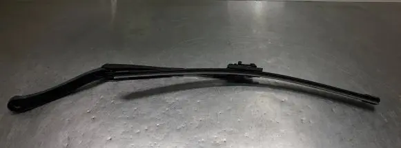 Mercedes-Benz E W212 Front wiper blade arm A2128201344