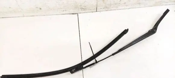 Volkswagen Golf VI Front wiper blade arm