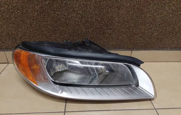 Volvo S80 Headlight/headlamp 31214352