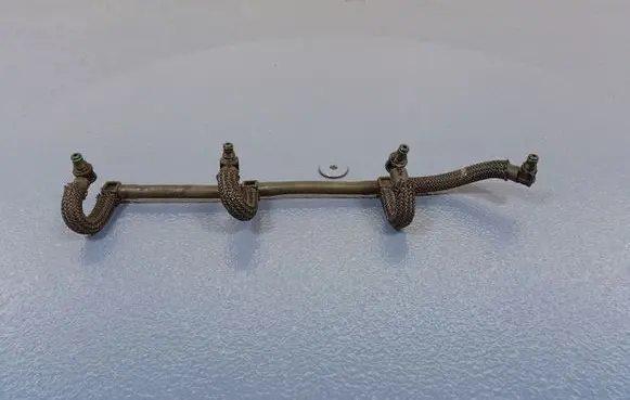 Ford Focus C-MAX Fuel line pipe