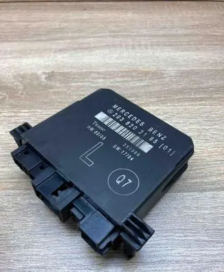 Mercedes-Benz C W203 Door control unit/module 2038202185 3X1369