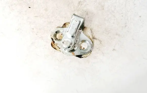 Chevrolet Orlando Front door lock loop/hook striker 