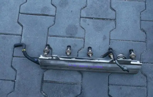 Volvo S80 Fuel main line pipe LISTWAWTRYSKOWA
