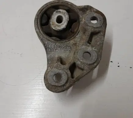 Audi A4 S4 B6 8E 8H Rear differential/diff mount bracket 8E0599125B