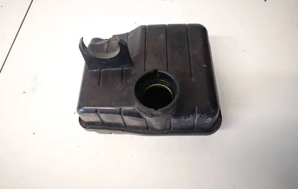 BMW 5 F10 F11 Intake resonator 13718512249 1371851224901