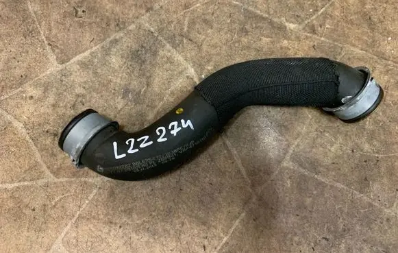 Mercedes-Benz C W204 Engine coolant pipe/hose A2125018282