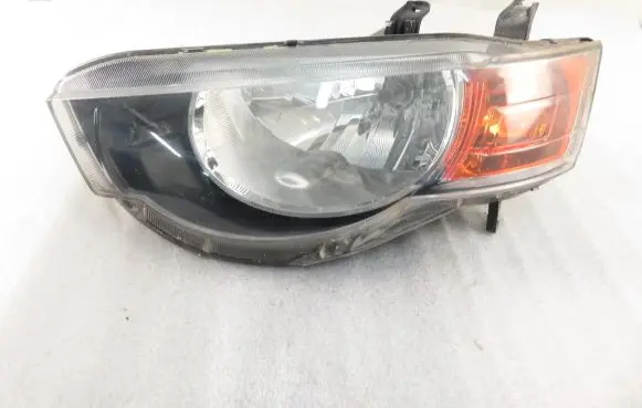 Mitsubishi Colt Headlight/headlamp 8301B179