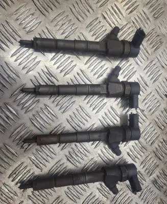 Opel Insignia A Fuel injectors set 0445110327