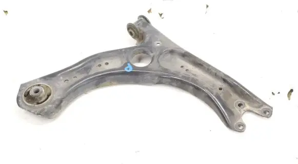 Volkswagen Polo VI Front control arm 5781462
