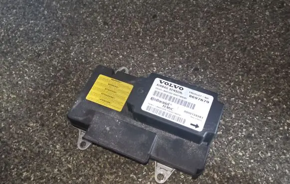 Volvo V50 Airbag control unit/module 8697679