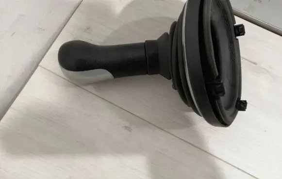 Ford Fiesta Gear lever shifter trim leather/knob 2S617277ABW R8K6A