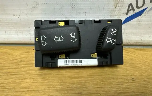 BMW 7 E38 Seat control switch 8360833 61318373741