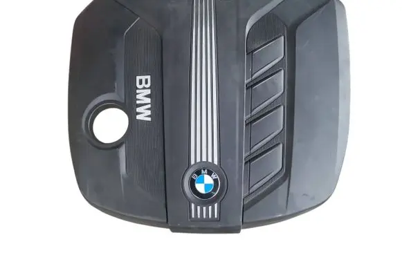 BMW 5 F10 F11 Engine cover (trim) 13717802847