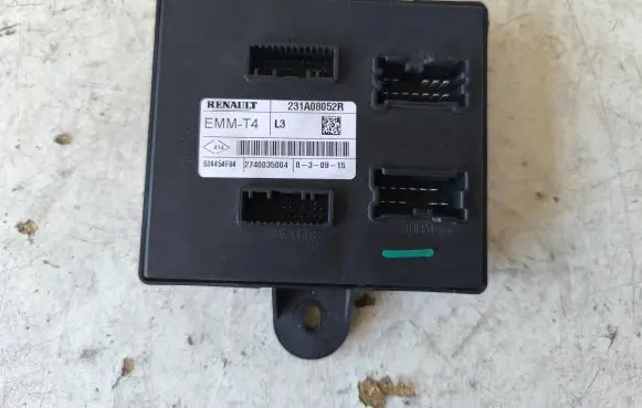 Opel Vivaro Engine control unit/module ECU 231A08052R 2740035004 524454F04