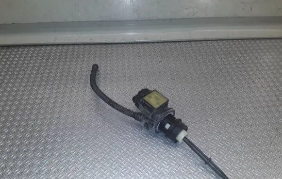 Volkswagen Golf Plus Clutch master cylinder 1K0927810D