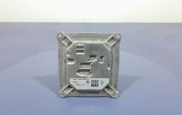 Jeep Grand Cherokee Voltage converter/converter module 130732948901