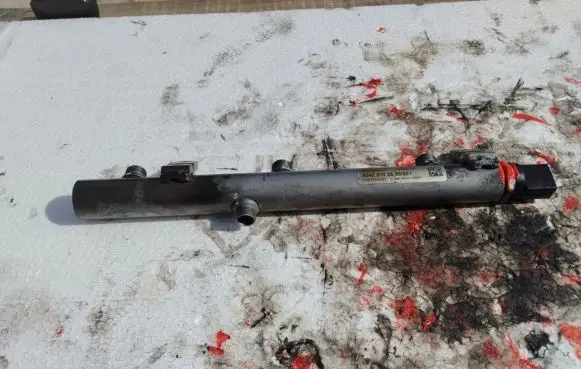 Mercedes-Benz S W221 Fuel main line pipe A6420702695 0707700027