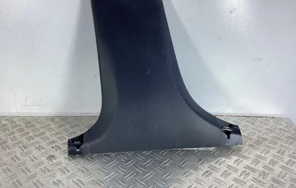 (B) pillar trim (bottom)