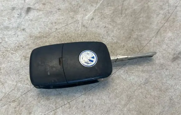 Volkswagen PASSAT B6 Ignition key/card 