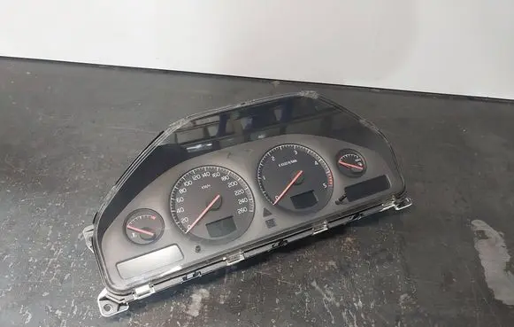 Volvo V70 Speedometer (instrument cluster) 9499671 69294580T
