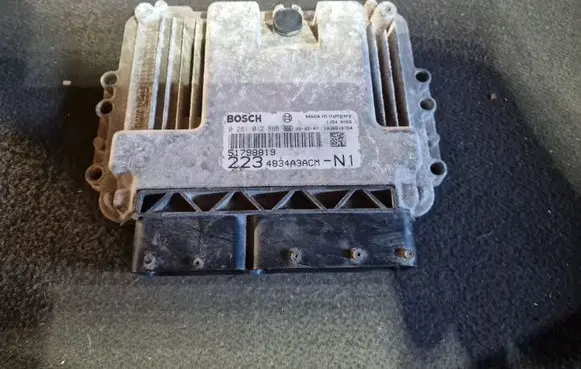 Fiat Doblo Engine control unit/module 0281012865