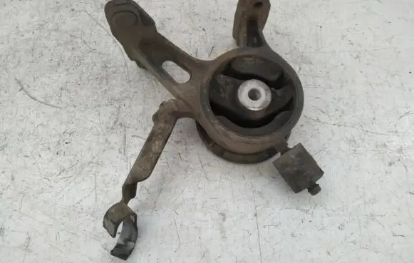 Toyota Auris 150 Engine mount vacuum valve 