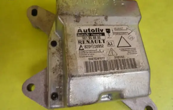 Renault Laguna II Airbag control unit/module 601958800 8200108952