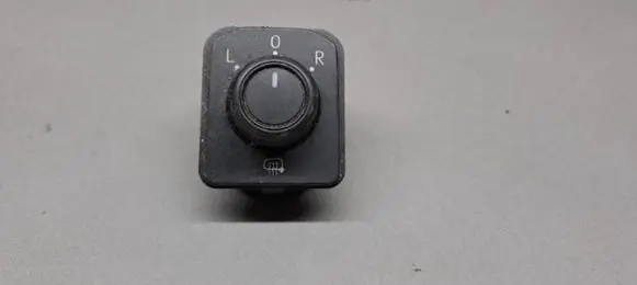 Volkswagen PASSAT B8 Wing mirror switch 3G0959565
