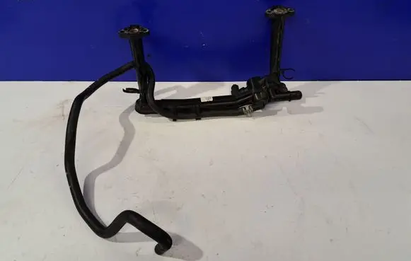 Engine coolant pipe/hose