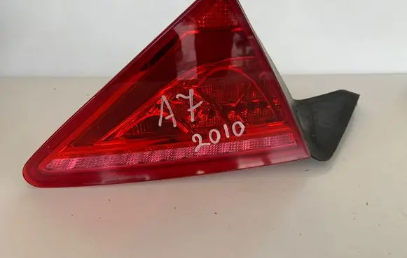 Audi A7 S7 4G Tailgate rear/tail lights 4G8945093