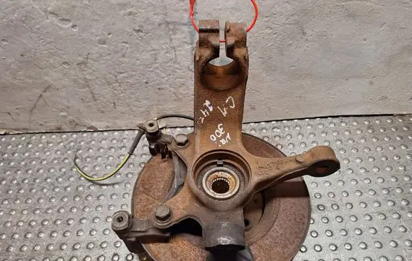 Peugeot 107 Front wheel hub spindle knuckle S14784300 B000905580