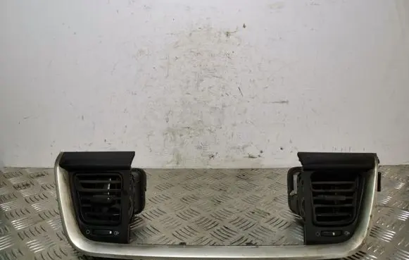 KIA Stonic Dash center air vent grill