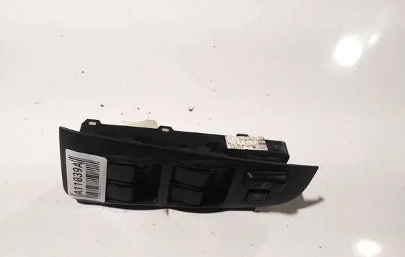 Toyota Avensis T250 Front door window switch trim 8480205210 84802-05210