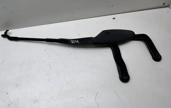 Mercedes-Benz E W211 Front wiper blade arm A2118200444