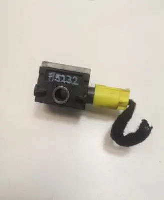 Mercedes-Benz S W221 Airbag deployment crash/impact sensor 0038202826
