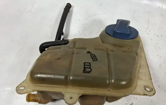 Volkswagen PASSAT B5 Coolant expansion tank/reservoir 8D0121403L