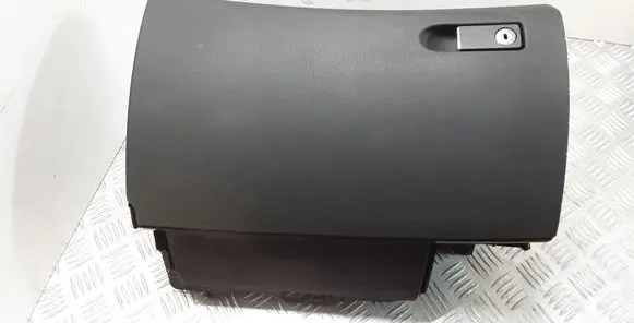 Mercedes-Benz C AMG W204 Glove box set A2046803291