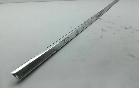 Volvo XC60 Front door glass trim molding